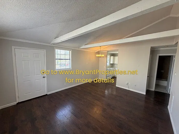 2 bed, 1.0 bath, 756 sqft, $1,300 — Photo 4