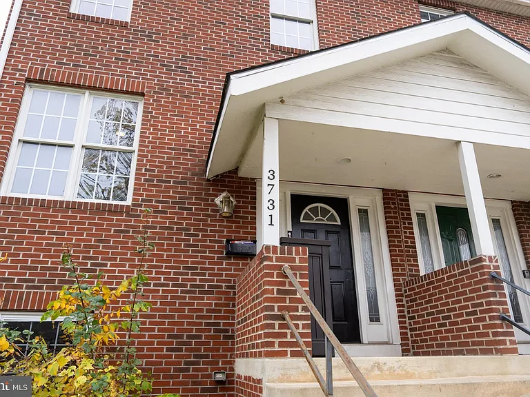 3731 Greenmount Ave — Photo 3