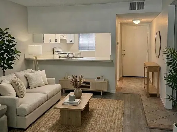 Crestwood Chalets Inc, 2222 Los Feliz Dr #C69d9172f, Thousand Oaks, CA 91362