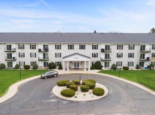 125 N University Dr UNIT 107, West Bend, WI