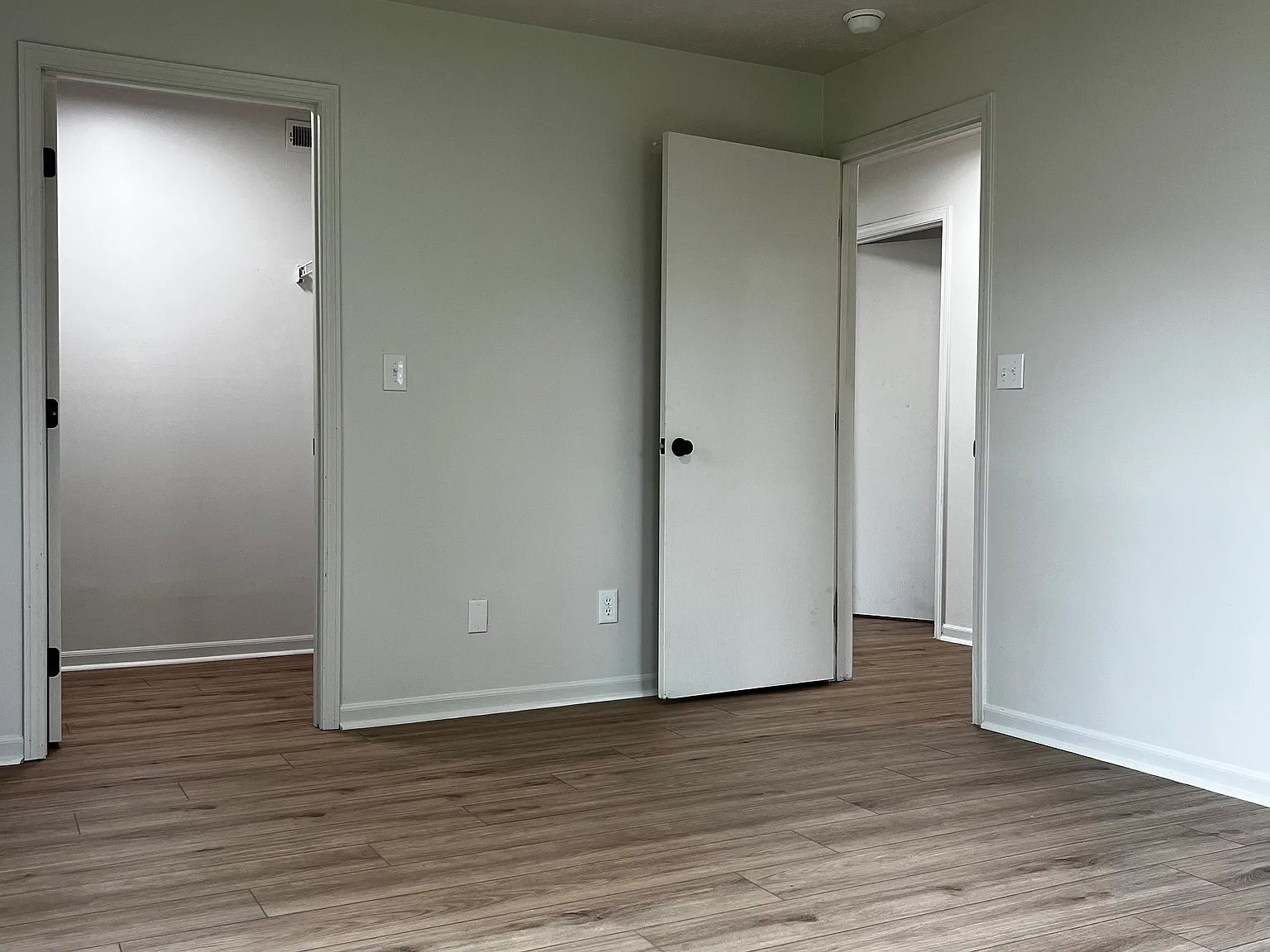 2 bed, 1.5 bath, 850 sqft, $1,245 — Photo 4