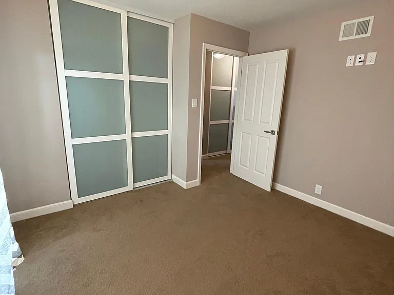 141 N Spruce Ave — Photo 3