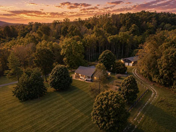 3515 Mitchellsburg Knob Rd, Parksville, KY 40464