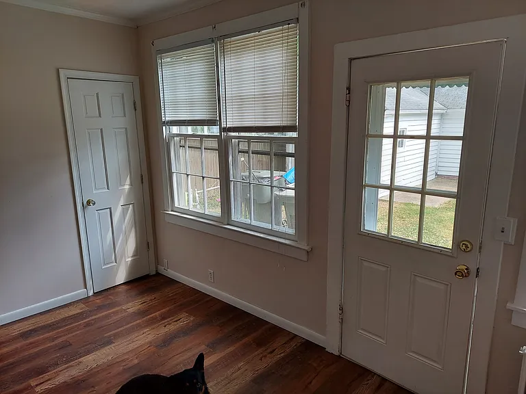 218 Hurley Ave — Photo 14
