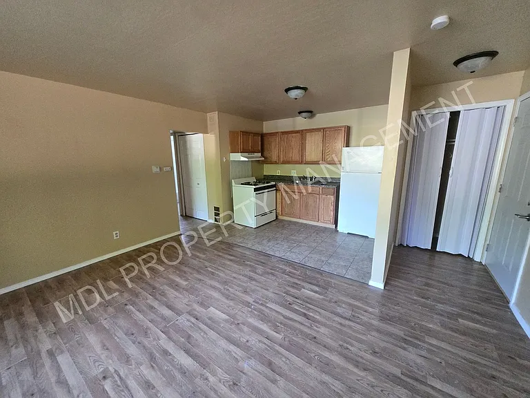 2809 S Jefferson* — Photo 7