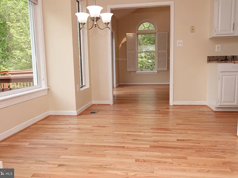 10295 Dunn Meadow Rd — Photo 5