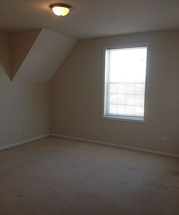 5th image of 5862 N Lincoln Ave APT 4P