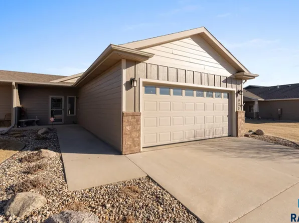 825 E El Dorado Ct, Sioux Falls, SD 57108