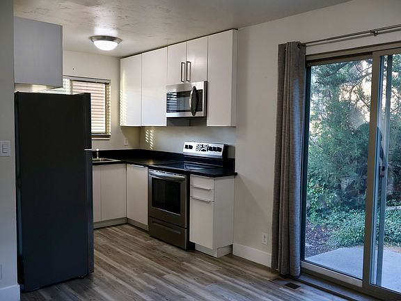 5th image of 1819 S Laurelhurst Dr #1819