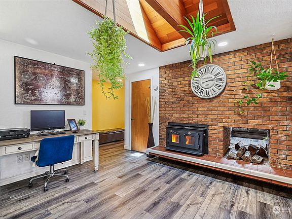 5th image of 4613 108th Street NE