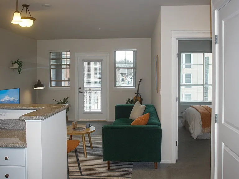 Trinity 43rd Apartments — Photo 23