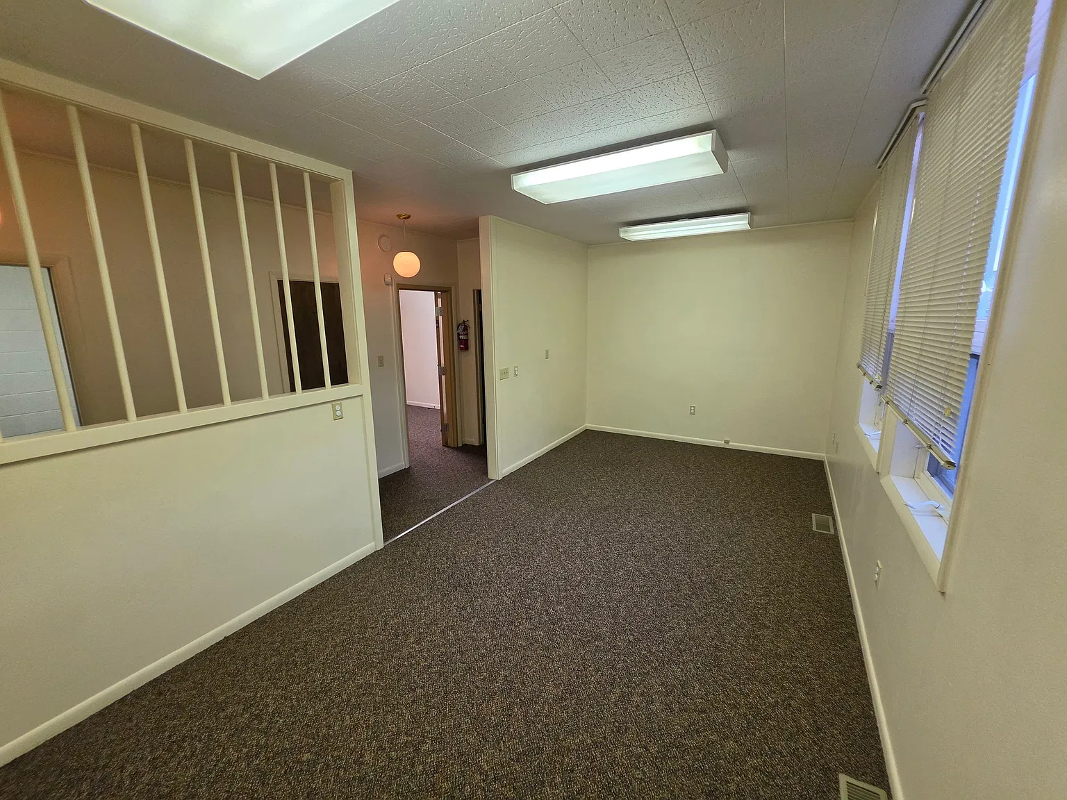 Commercial space, Suite F — Photo 4