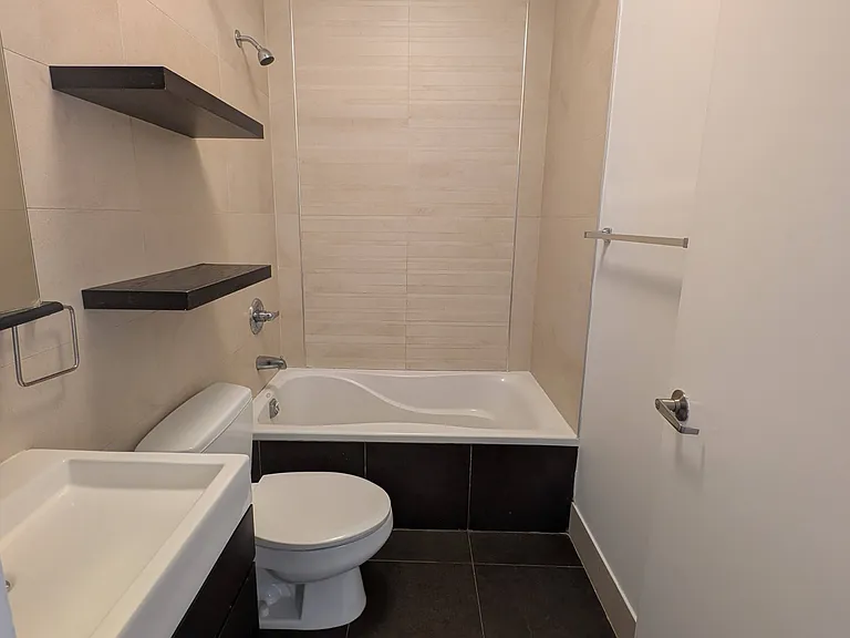 291 Devoe St #3B — Photo 10