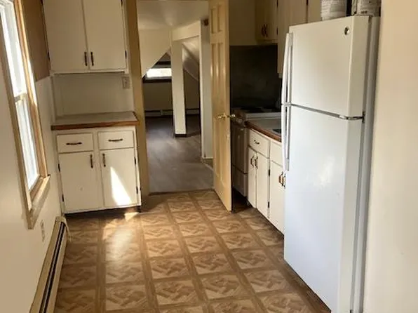 19 Market Ln, Brunswick, ME 04011