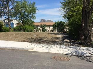 98 Harrison St, Worcester, MA 01604