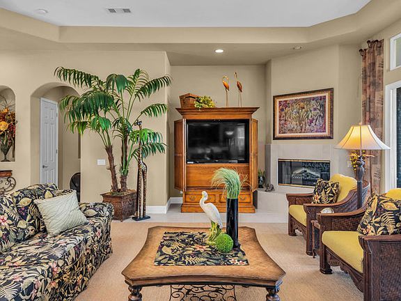 4th image of 97 Via Bella