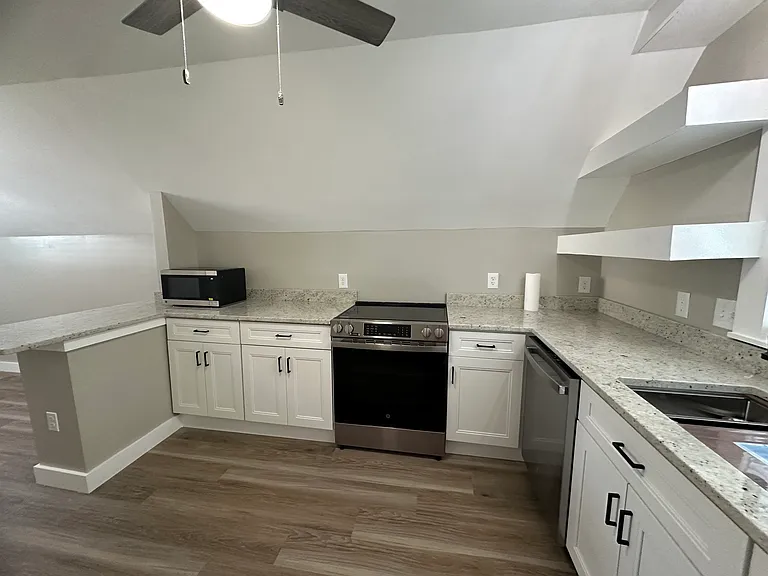 17 Central St #6 — Photo 2