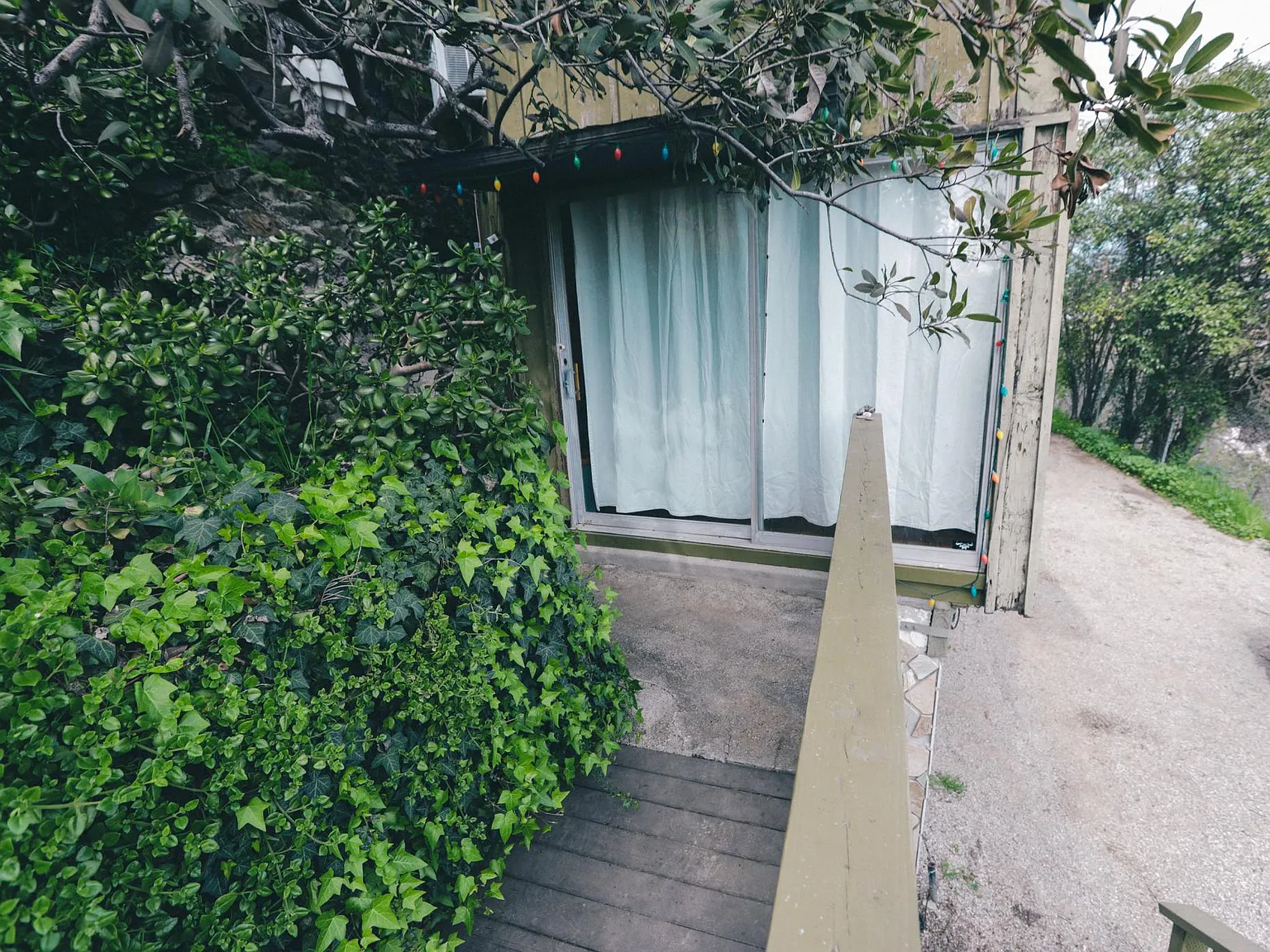 211B Furness Ave, Los Angeles — Photo 4