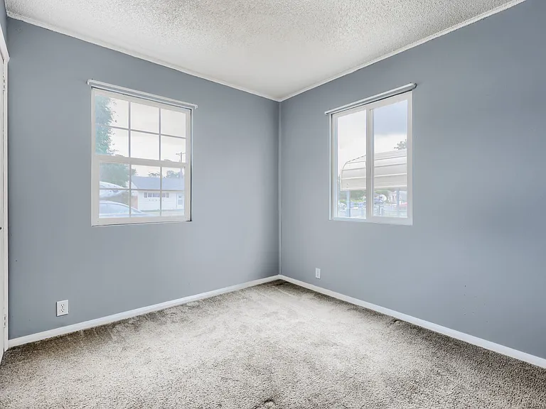 1904 N Hancock Ave — Photo 10
