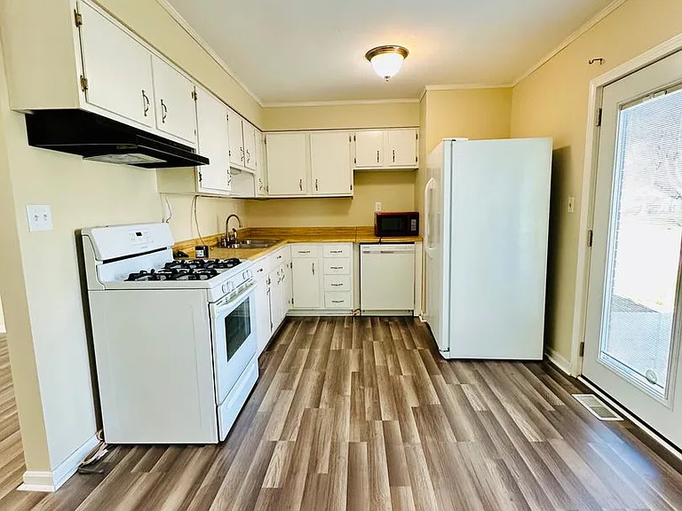 710 Latimer Ave — Photo 8