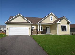 484 N Creek Xing, Rochester, NY 14612