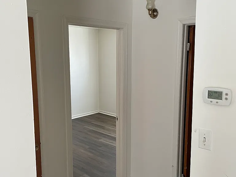 423 E Church St #4 — Photo 1