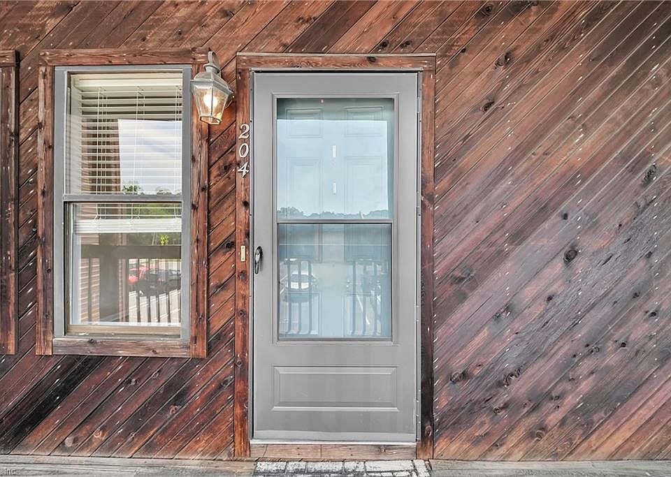 1st image of 8530 Tidewater Dr APT 204