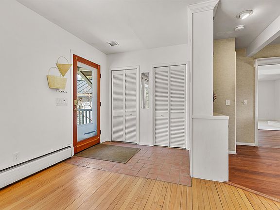 4th image of 82 Huntley Street