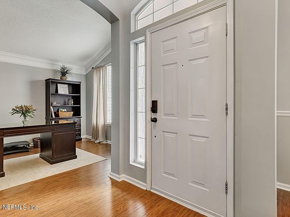 4th image of 2147 THORN HOLLOW Court