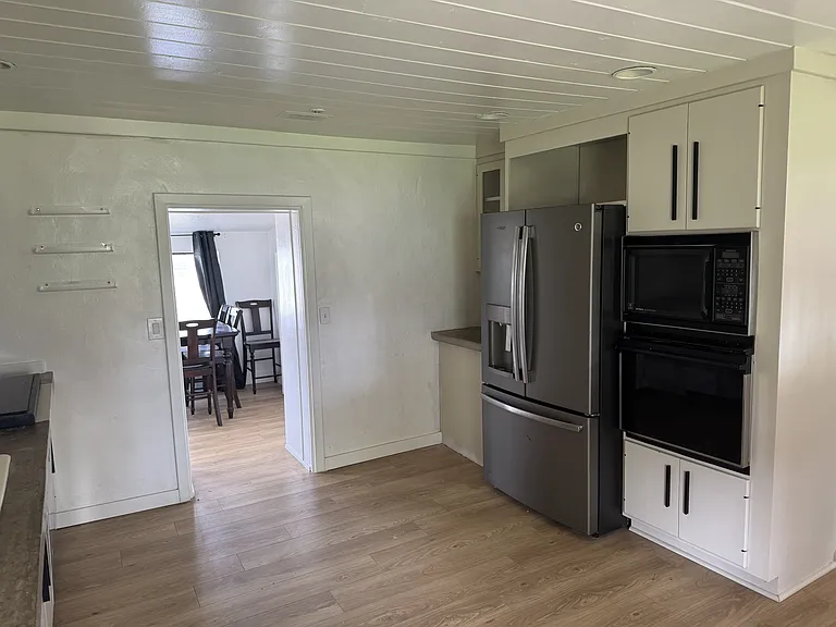 280 W 400 N — Photo 3