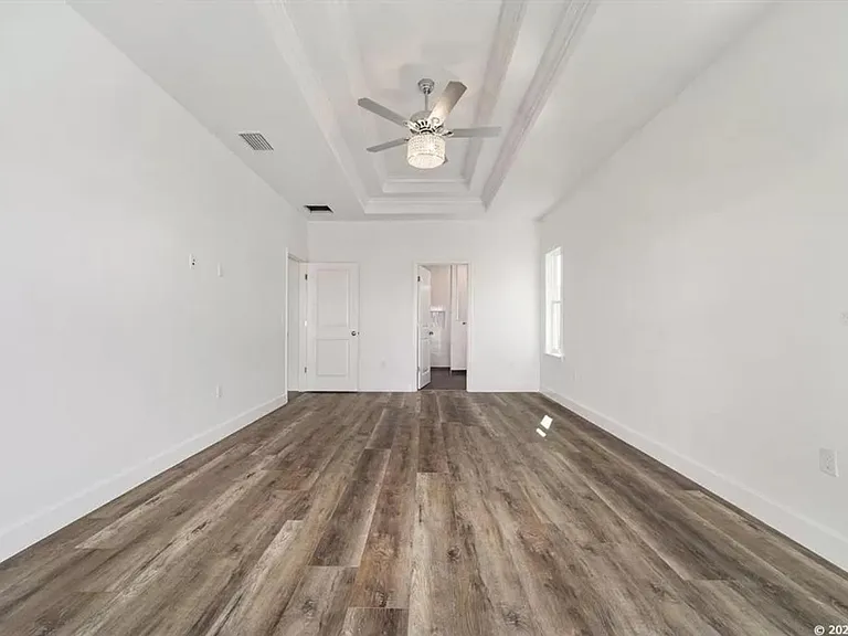 1394 SW 68th Ter — Photo 12