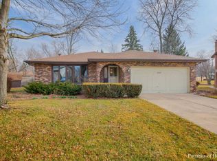 8301 Regency Ct, Willow Springs, IL 60480