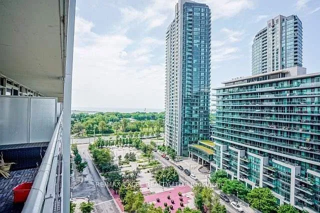 35 Bastion St #1716 — Photo 3