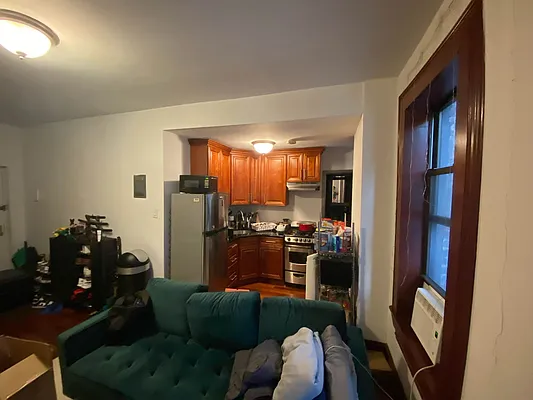 Rented by Manhattan Dwelling Corporation | media 9