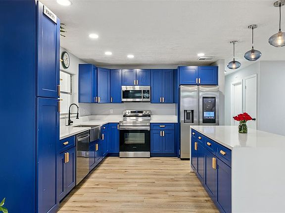 2nd image of 549 Iris St