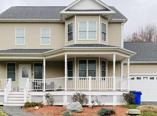 907 Meridian St, Fall River, MA 02720