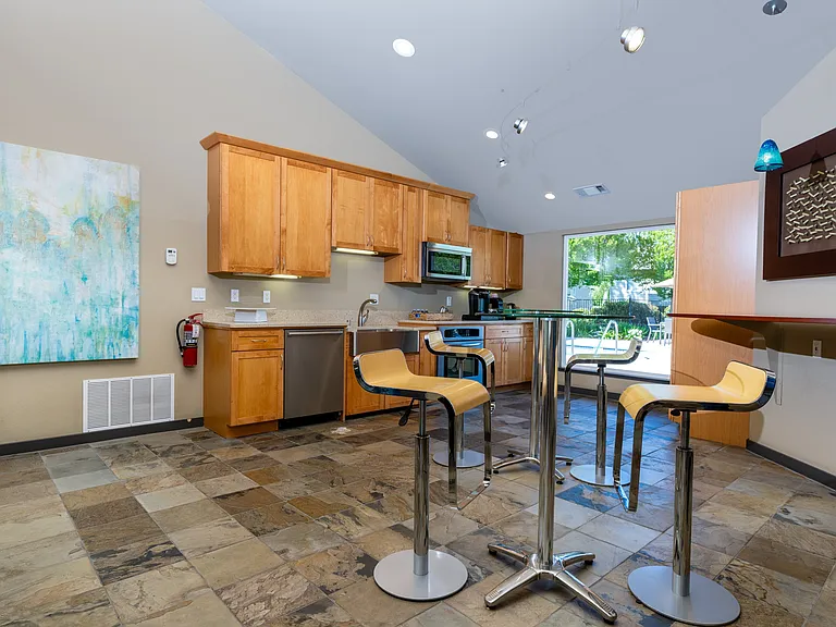 The Seasons Apartments — Photo 36