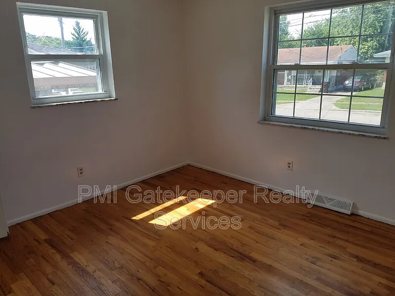 9128 Orangewood Dr — Photo 6