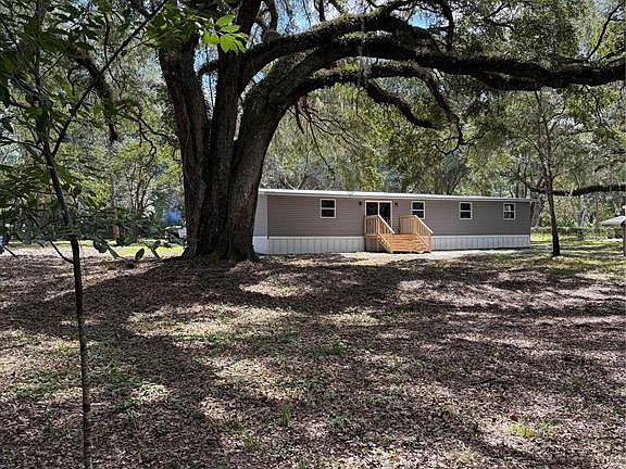 3rd image of 22340 NE 77TH TERRACE ROAD