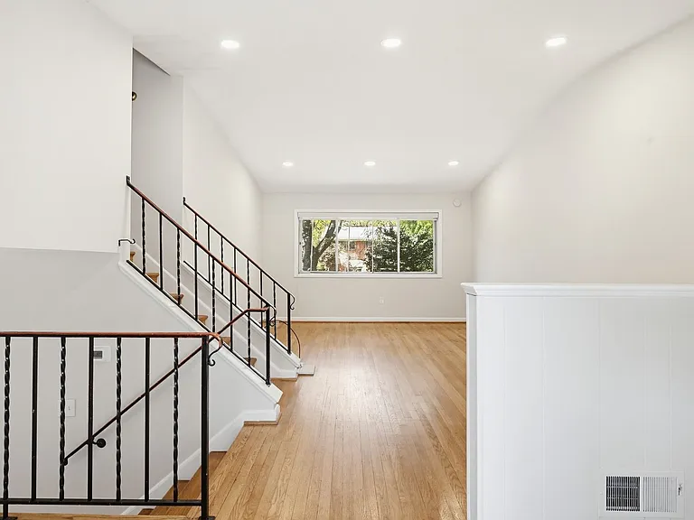 9717 Hedin Dr — Photo 27