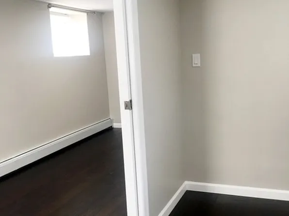 231 Warren Avenue image 9 of 16