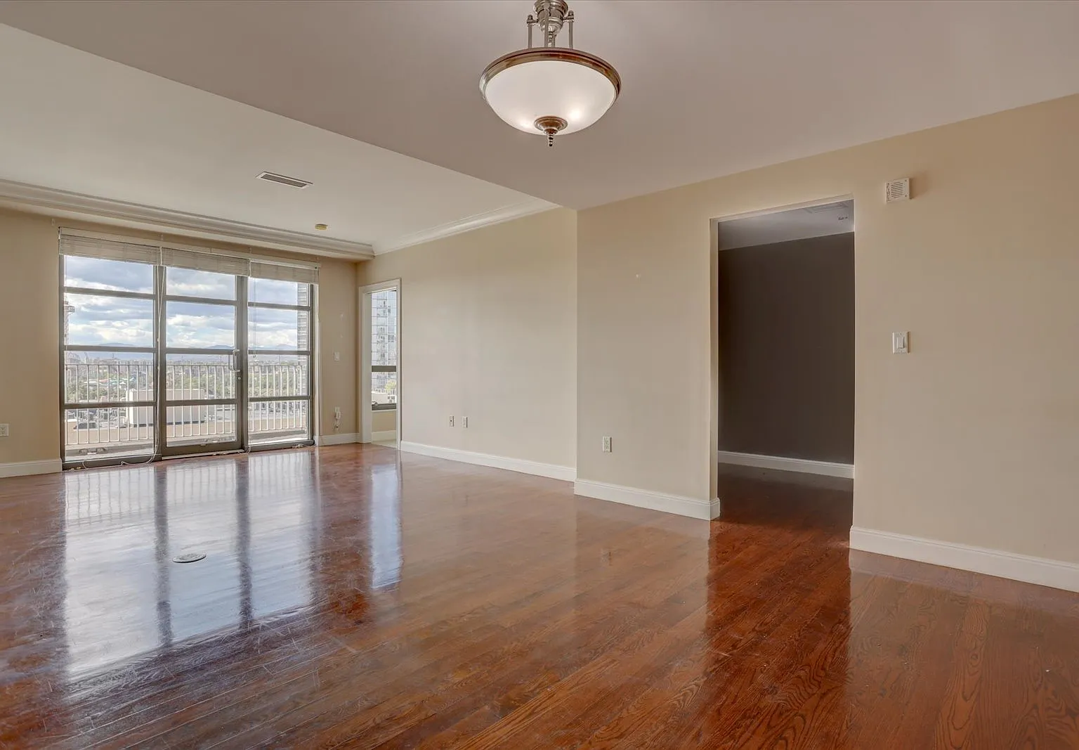 1 bed, 1.5 bath, 1248 sqft, $3,200 — Photo 4
