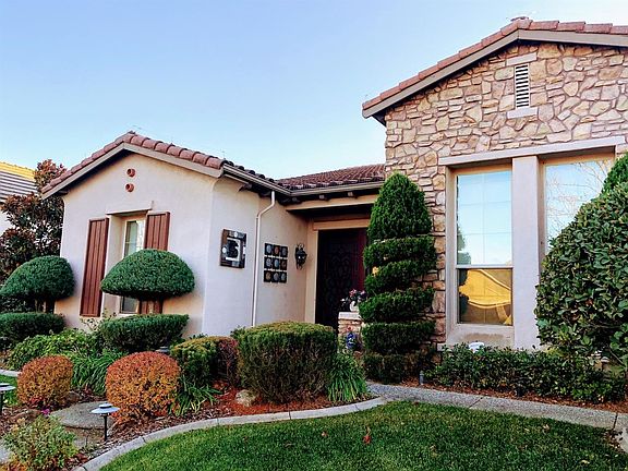 2nd image of 2546 Heritage Park Ln