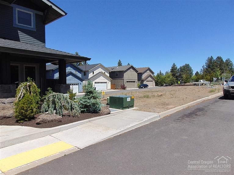 2nd image of 20199 Merriewood Ln