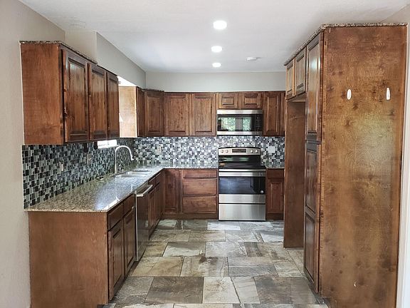 3rd image of 9601 S Winston Way