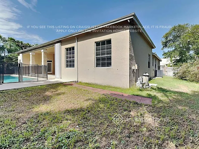 18101 SW 83rd Ct — Photo 22