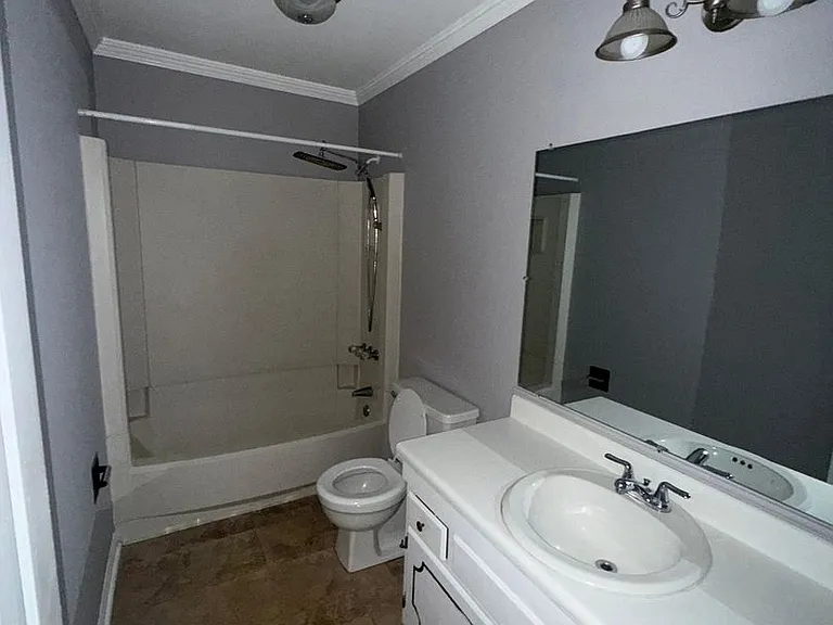 4704 Lawndale Dr #B — Photo 8