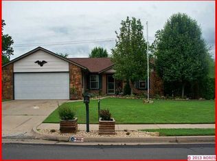 202 Mistletoe Ln, Bartlesville, OK 74003