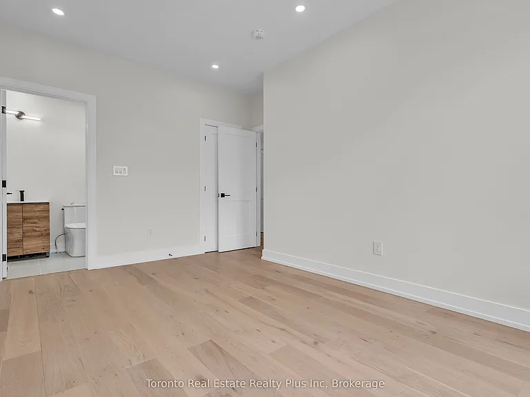138 Bowie Ave — Photo 21