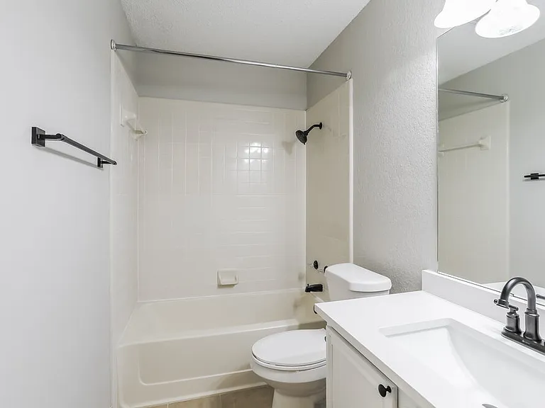 6936 Bentley Ave — Photo 12
